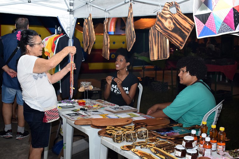 31-05-19 Circuito de Feiras na Praça do Caju foto-Alberto Machado   (5).JPG