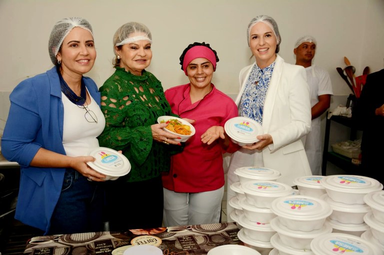 primeira dama e primeira dama CE programa ta na mesa foto alberi pontes (18).jpg