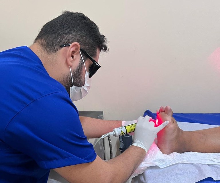 laserterapia (2).jpeg laserterapia (2).jpeg