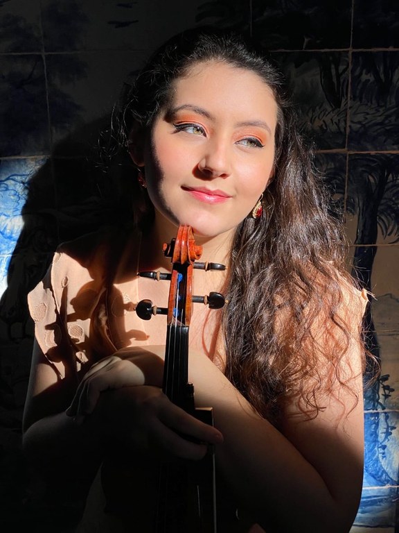 Julia Fernandes_violinista.jpeg