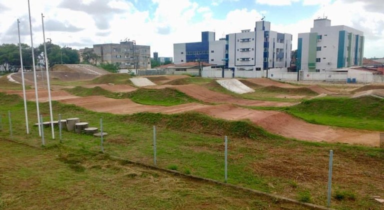 PISTA BICICROSS.jpg PISTA BICICROSS.jpg