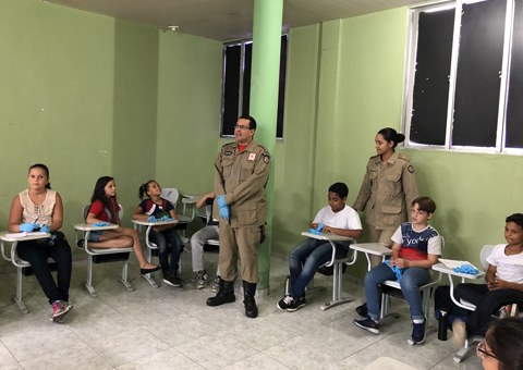 bombeiros-treina-criancas-e-adolescentes-em-aces-de-primeiros-socorros-6.jpg