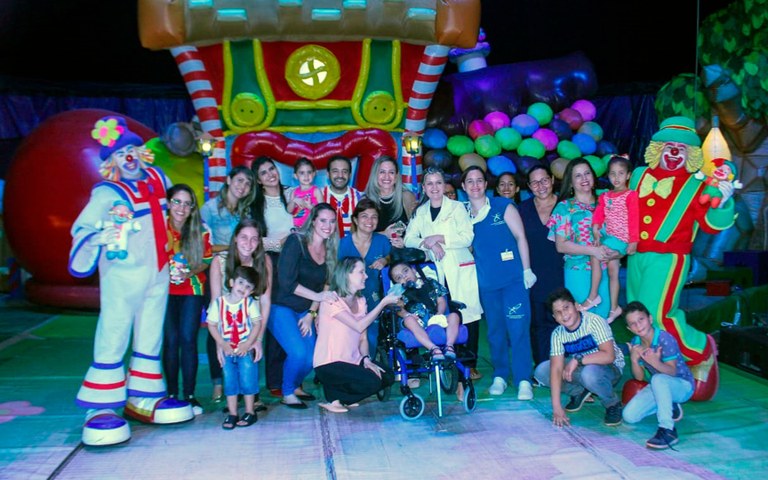 ses equipe hosp de trauma leva crianca internada em uti para espetaculo circense 1.jpg