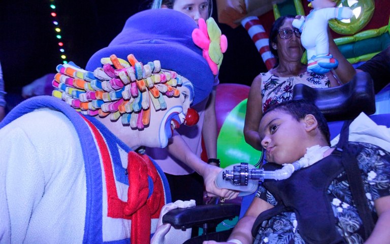 ses equipe hosp de trauma leva crianca internada em uti para espetaculo circense 4.jpg