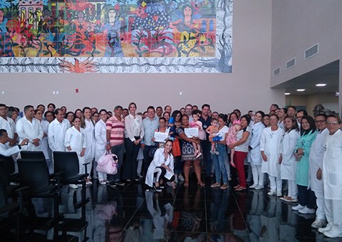 ses-hosp-metropolitano-alta-de-criancas-2.jpg ses-hosp-metropolitano-alta-de-criancas-2.jpg