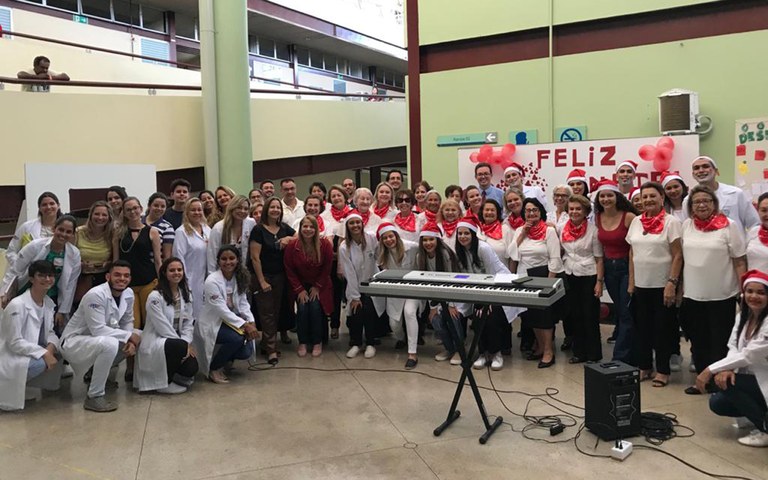ses criancas internadas do trauma jp emocionam na programacao de natal (1).jpg