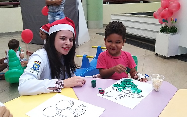 ses criancas internadas do trauma jp emocionam na programacao de natal (3).jpg
