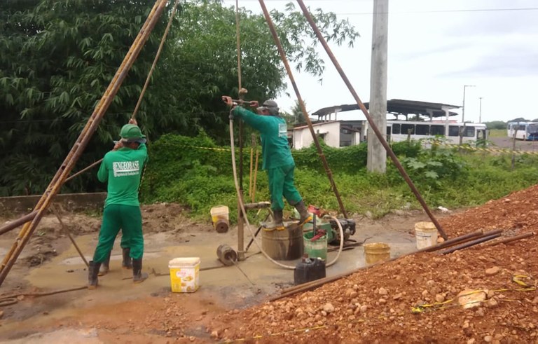DER inicia construcao de desvio para pedestres e veiculos na ponte que desabou 2.jpg