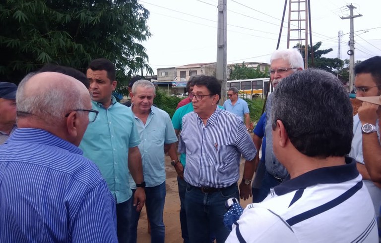 DER inicia construcao de desvio para pedestres e veiculos na ponte que desabou 3.jpg