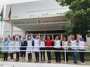 Colaboradores na frente do Hospital do Bem.jpg