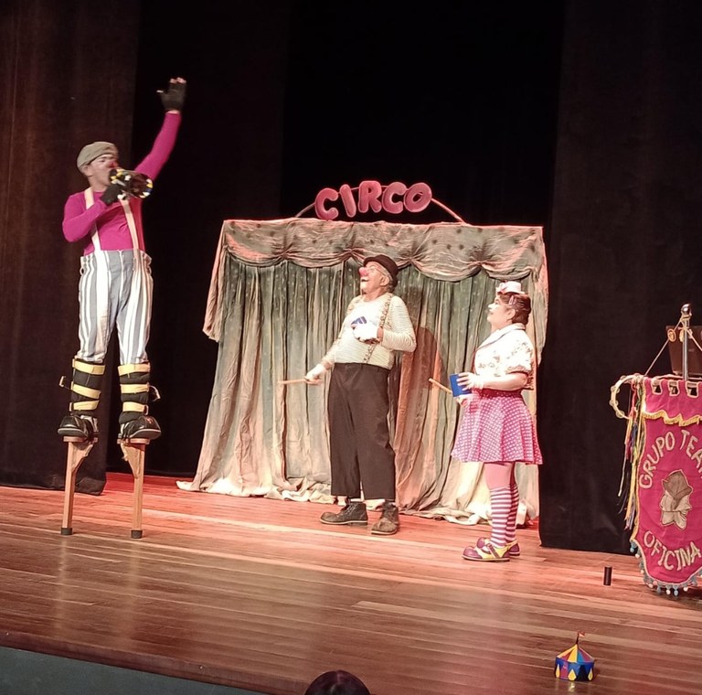 O palhaço da perna de pau - Grupo teatro oficina  (1).jpeg