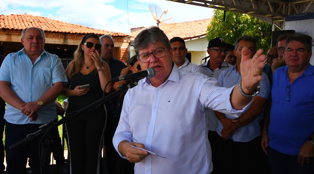 Joao assina ordem de servico em Aparecida (1).jpg