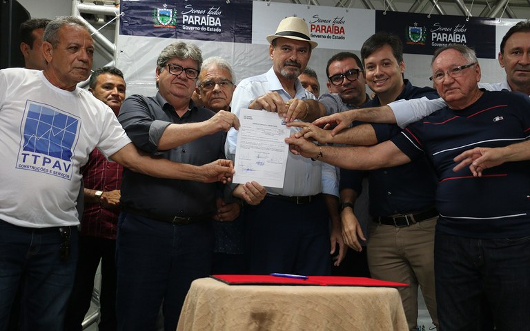 Joao ordem de servico de estrada Cajazeiras foto francisco franca (20).JPG