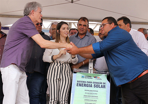 ricardo-inaugura-energia-solar-em-monteiro_foto-francisco-franca-2.jpg