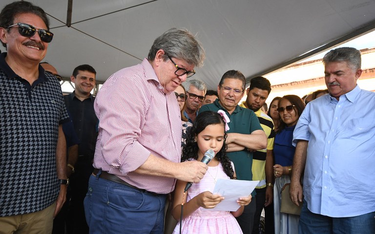 joao assina ordem de servico de estrada piloes a serraria pb087 foto jose marques (15).JPG