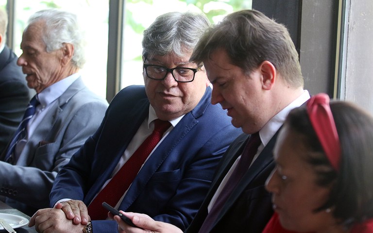 joao reuniao com ministro canuto foto francisco franca (10).JPG