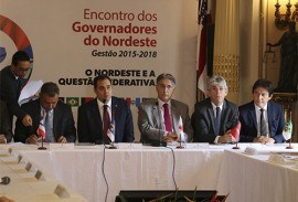 ricardo-no-encoontro-de-governadores_foto-francisco-franca-4-270x183.jpg