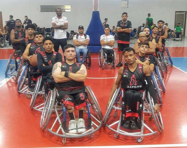basquete-em-cadeira.jpeg basquete-em-cadeira.jpeg