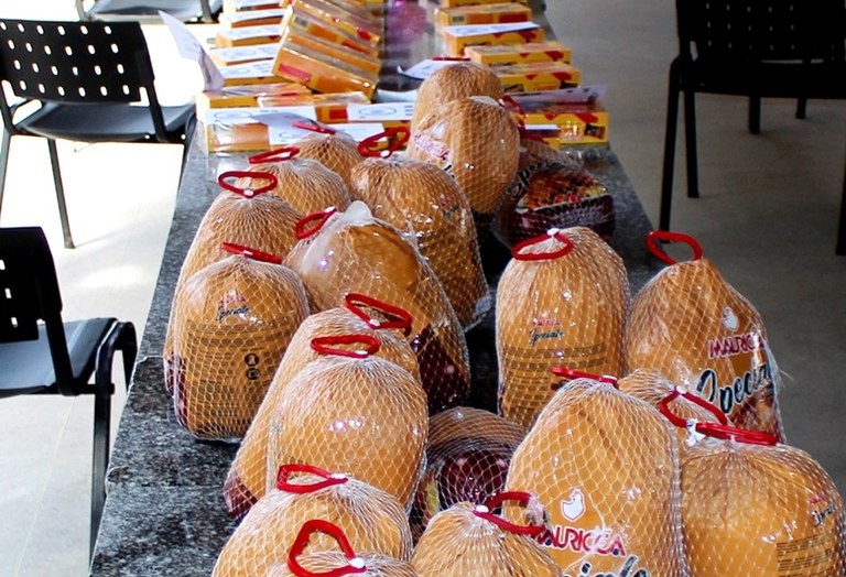 FOTO_Ação_solidaria_de_Natal_e_homenagens_2.JPG