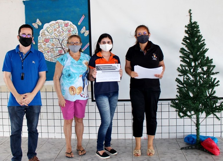 FOTO_Ação_solidaria_de_Natal_e_homenagens_6_ros.JPG