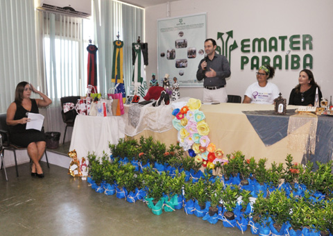 lancamento-do-programa-Pro-equidade-de-genero-e-raca-na-emater-1.jpg