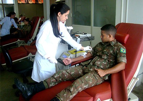 exercito-participa-de-mobilizacao-para-doacao-de-sangue_foto-asscom-hemocentro-1.jpg exercito-participa-de-mobilizacao-para-doacao-de-sangue_foto-asscom-hemocentro-1.jpg