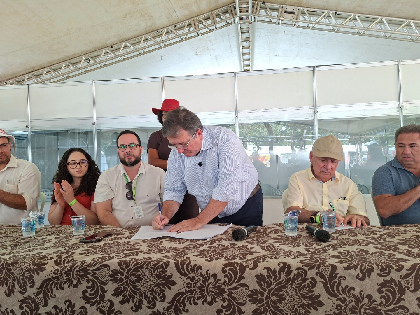 Sec Joaqum Hugo assina a portaria que regulamenta o Susaf.jpg