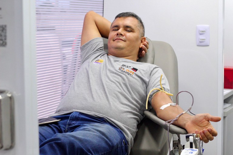 Uma das doações de sangue que foi feita durante a Feira de Saúde.jpg