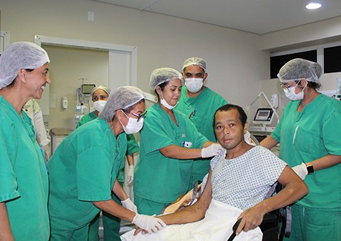 ses-hosp-metropolitano-fisioterapia-projeto-novos-ares-na-UTI-2.jpg ses-hosp-metropolitano-fisioterapia-projeto-novos-ares-na-UTI-2.jpg