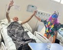 Os pacientes também entraram no clima da ação da Folia Solidária.jpg