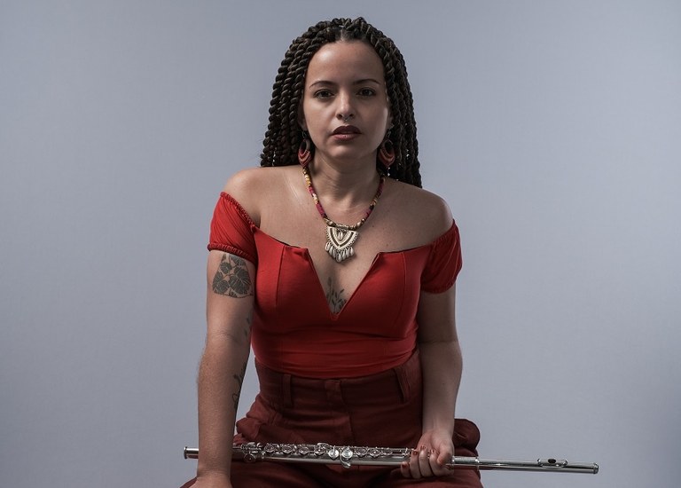 MARI SANTANA (festival).jpg
