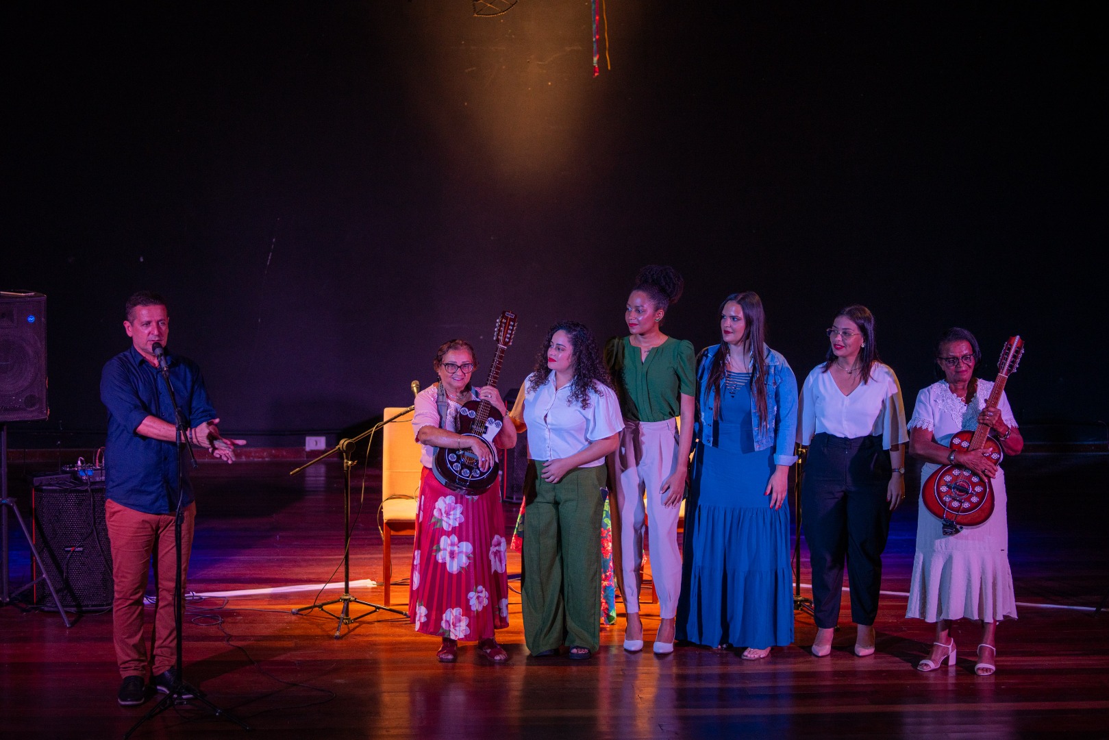 encontro mulheres repentistas 2024-Foto por @thercles-01754.jpg