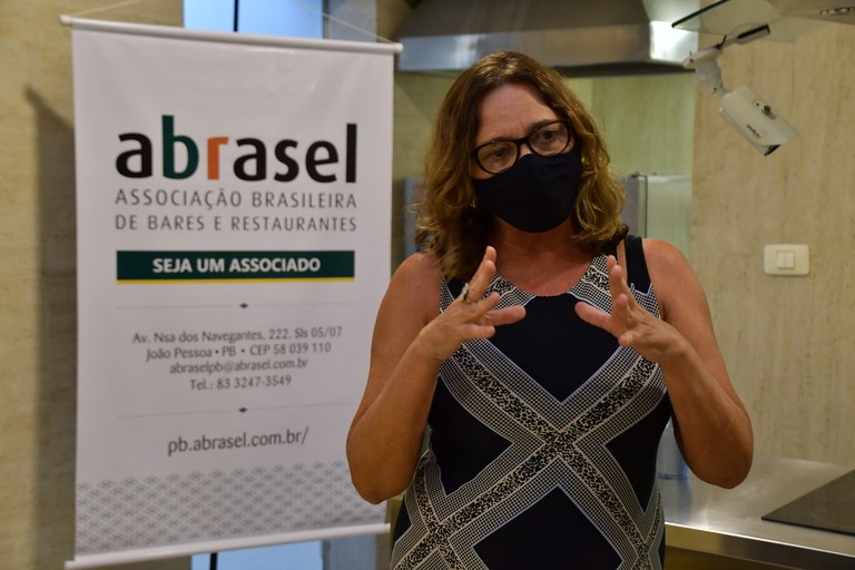 26-03-21 Entrega cestas básicas ABRASEL foto manodecarvalho  (5).JPG