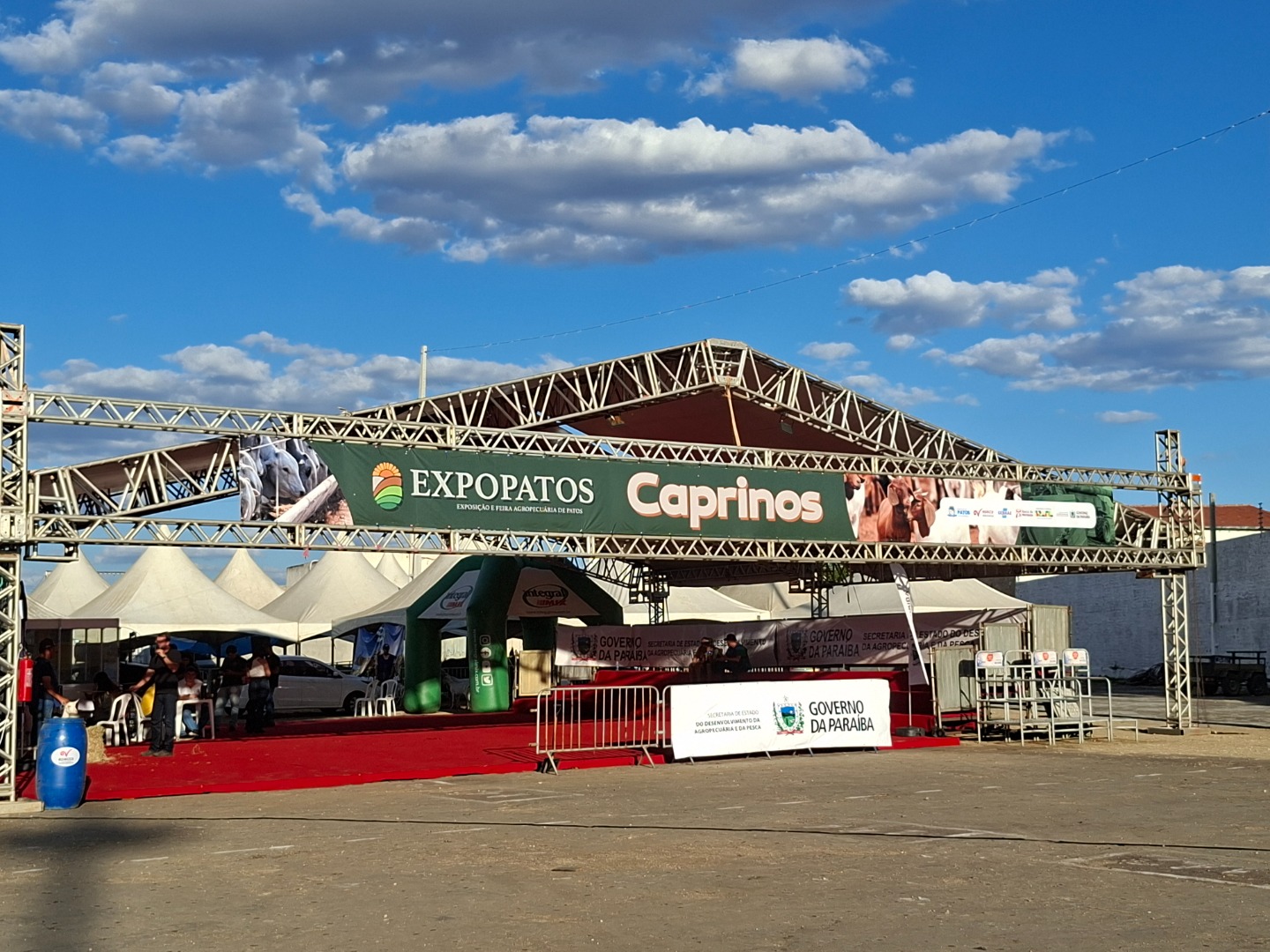 Expo Patos - Área de Exposição de Cparinos.jpg