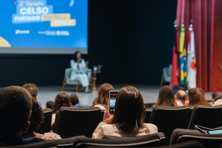 20.08.2025 - II Fórum Celso Furtado - Mateus de Medeiros-35.jpg