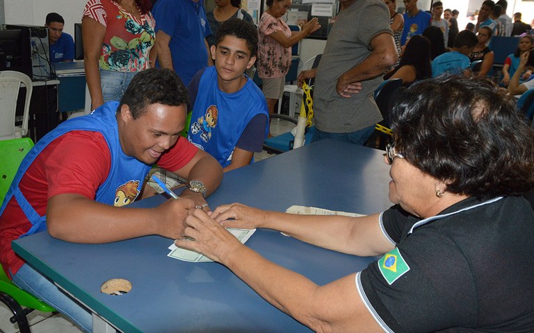 sedh emissao de rg para meninos de escolinhas de futebol foto luciana bessa (8).JPG