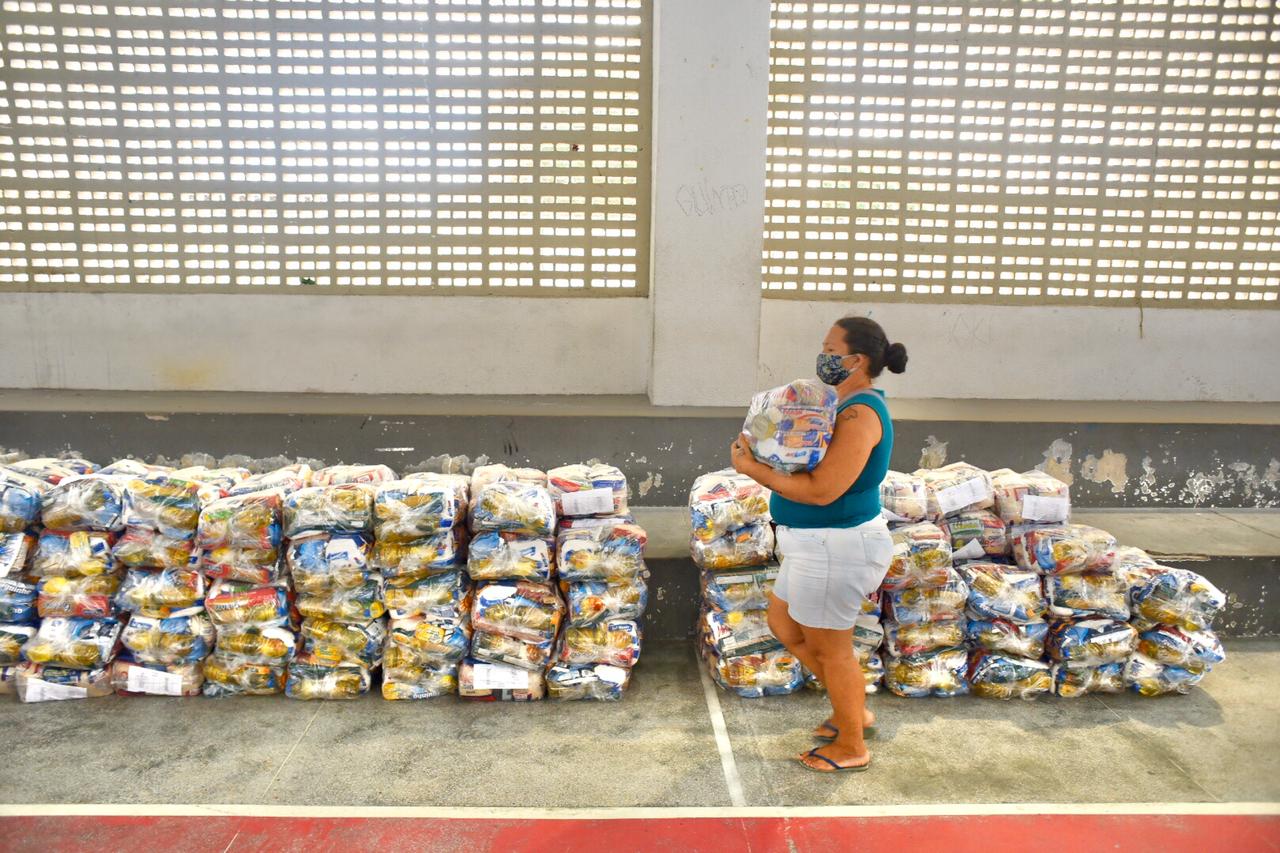 entrega cestas escolas3.jpg