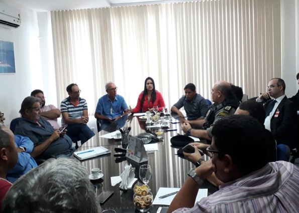 24.05.18-reuniao-caminhoneiros_doca-3.jpeg