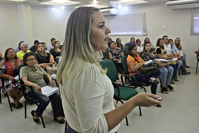 26.01.18-reuniao_define_calendario_vacinas-1-1.jpg