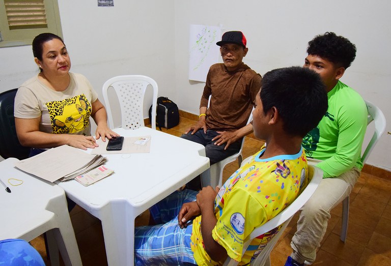 17-09-25 Recrutamento de Waraos para trabalhar na Ferreira Costa - Foto- Alberto machado (28).JPG