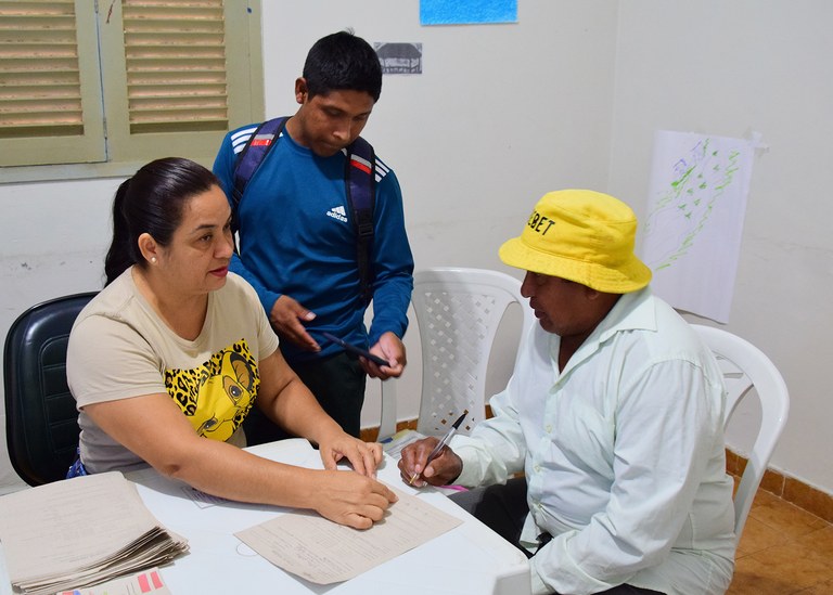 17-09-25 Recrutamento de Waraos para trabalhar na Ferreira Costa - Foto- Alberto machado (4).JPG