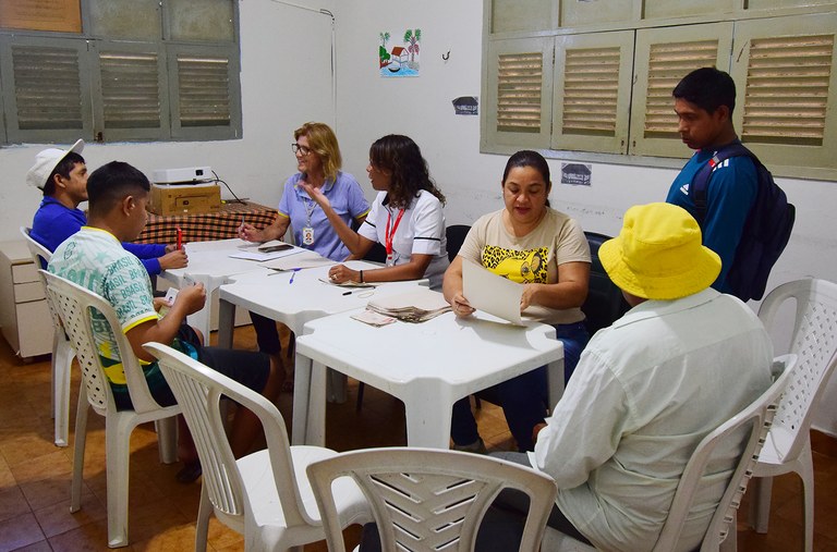 17-09-25 Recrutamento de Waraos para trabalhar na Ferreira Costa - Foto- Alberto machado (9).JPG
