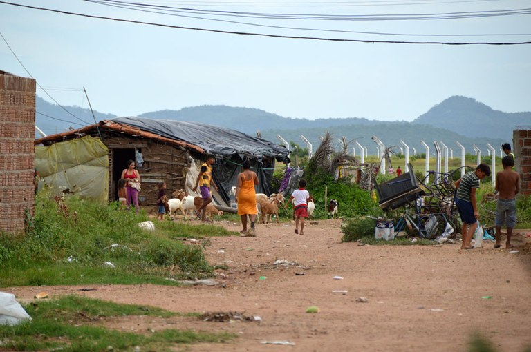 18-03-19 visita a comunidade cigana foto-Alberto Machado  (8).JPG