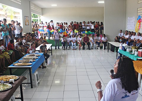 ses-governo-promove-dia-D-da-vacinacao-para-adolescentes-no-conde-FOTO-Ricardo-Puppe-11.jpg