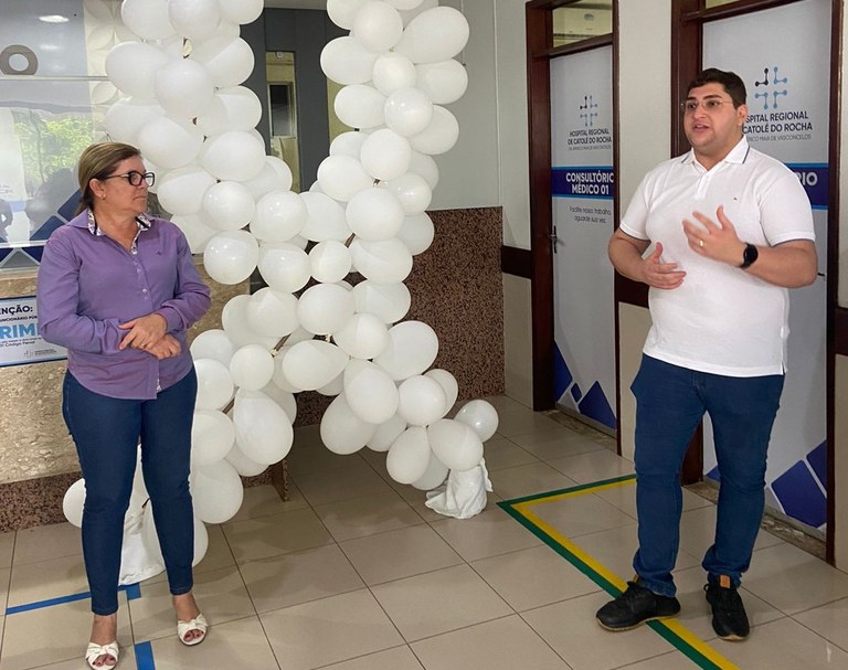 Diretor geral, Fábio Cardoso, e diretora Administrativa, Cláudia Medeiros participaram da ação.jpg