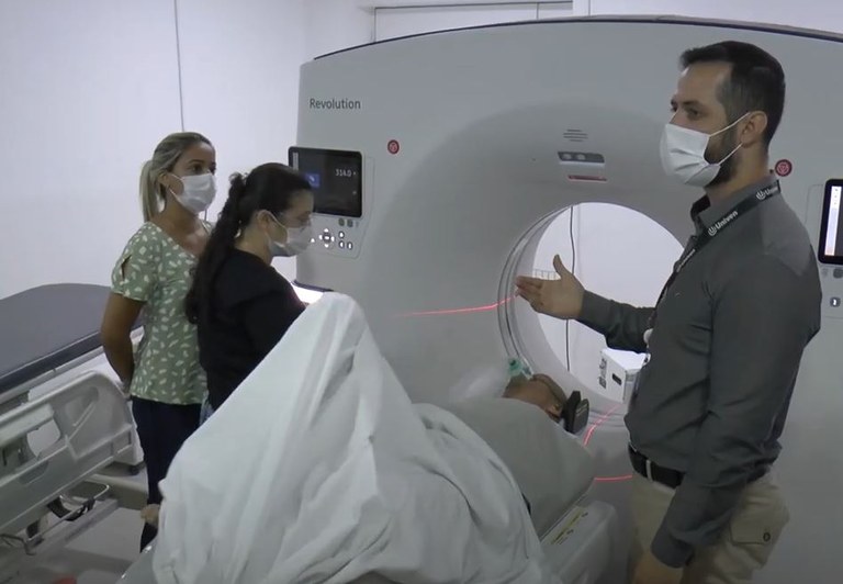 A capacitação dos profissionais que vão operar o novo tomográfo será conclupida essa semana.JPG A capacitação dos profissionais que vão operar o novo tomográfo será conclupida essa semana.JPG