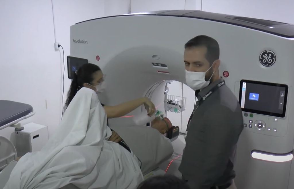 O tomográfo já está plenamente instalado no Hospital de Patos.JPG