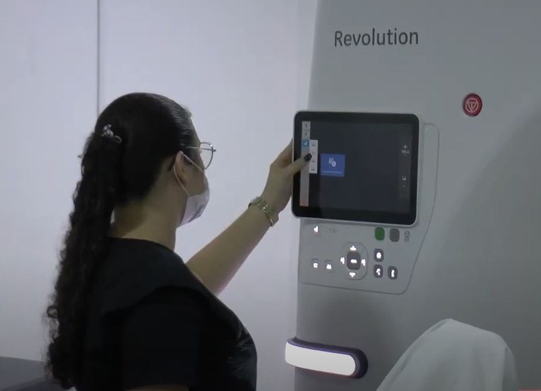 O treinamento da equipe do hospital com os técnicos da GE será conclupido essa semana.JPG