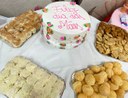 A comemoração teve lanche coletivo e bolo temático.jpg