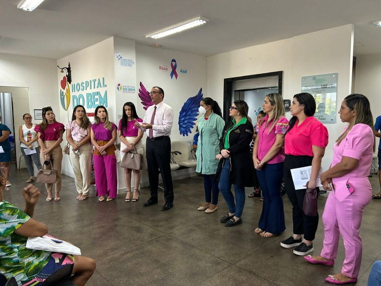 A palestra da OAB aconteceu na recepção do hospital e também na sala de quimioterapia.jpg